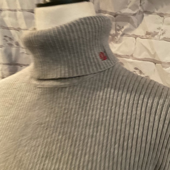 “LAUREN” RIBBED GREY LONG SLEEVED TURTLENECK. - Picture 3 of 14